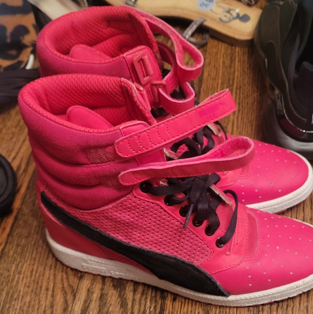 Puma Pink/Red Hightop sneaker 8.5